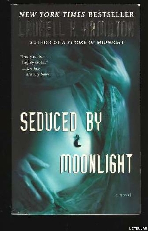 Читать Seduced by Moonlight